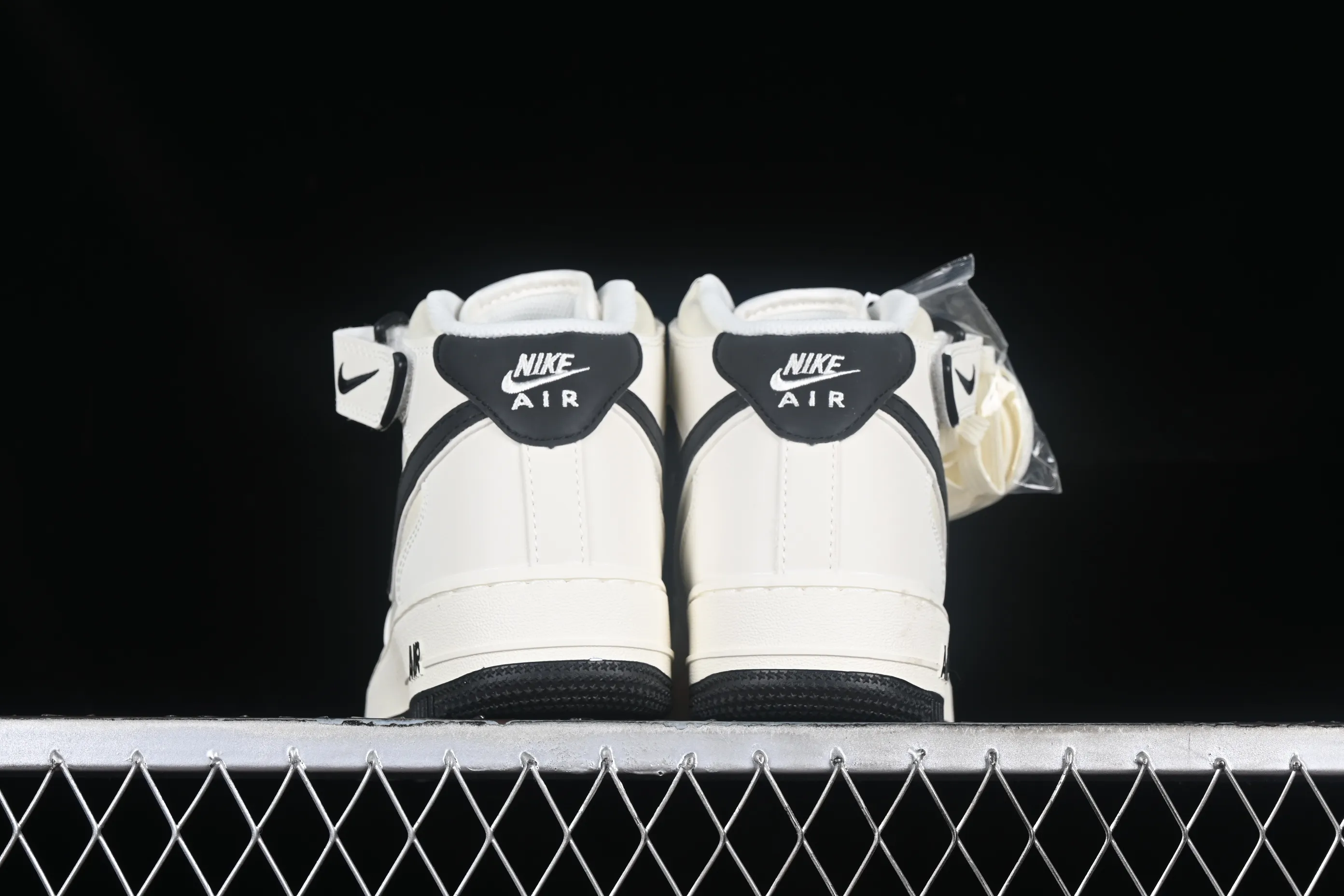 All categories Nk Air Force 1 Air Force series Nk Air Force 1 Mid Air Force mid-top Nk Air Force 1'07 Mid beige black hook Starry Air Force One mid-top casual sneakers SH0235-511